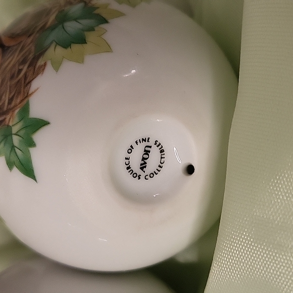 2 Avon porcelain eggs, Spring & Summer birds, vintage Four Seasons collection - Picture 7 of 8